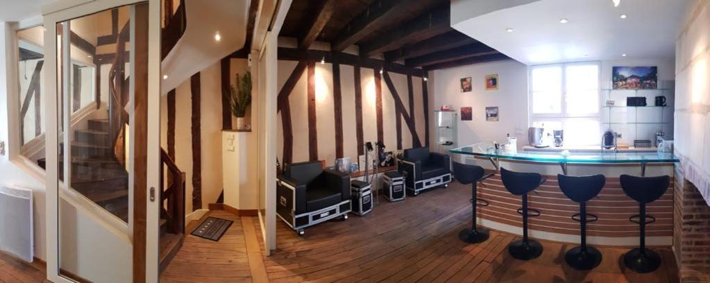 Le Backstage Daire Bourges Dış mekan fotoğraf
